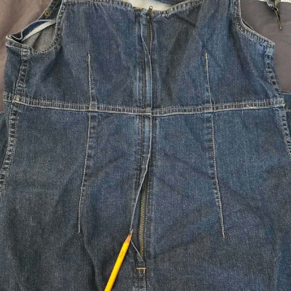 Casual Blue Denim Dress with Pockets - Picture 6 of 6